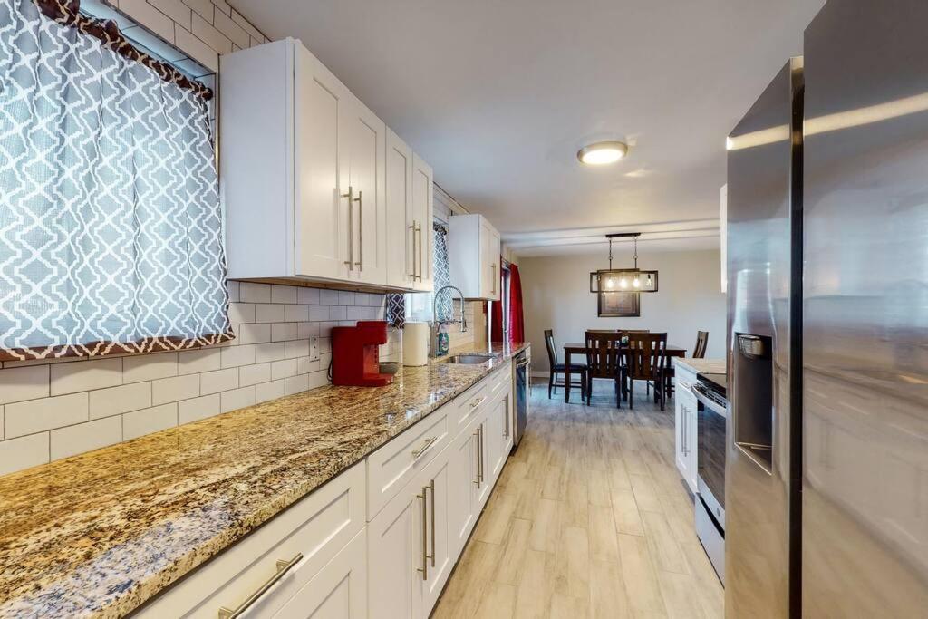 Large Remodeled Home With 5 Bedrooms 4 King Bed Centennial Bagian luar foto