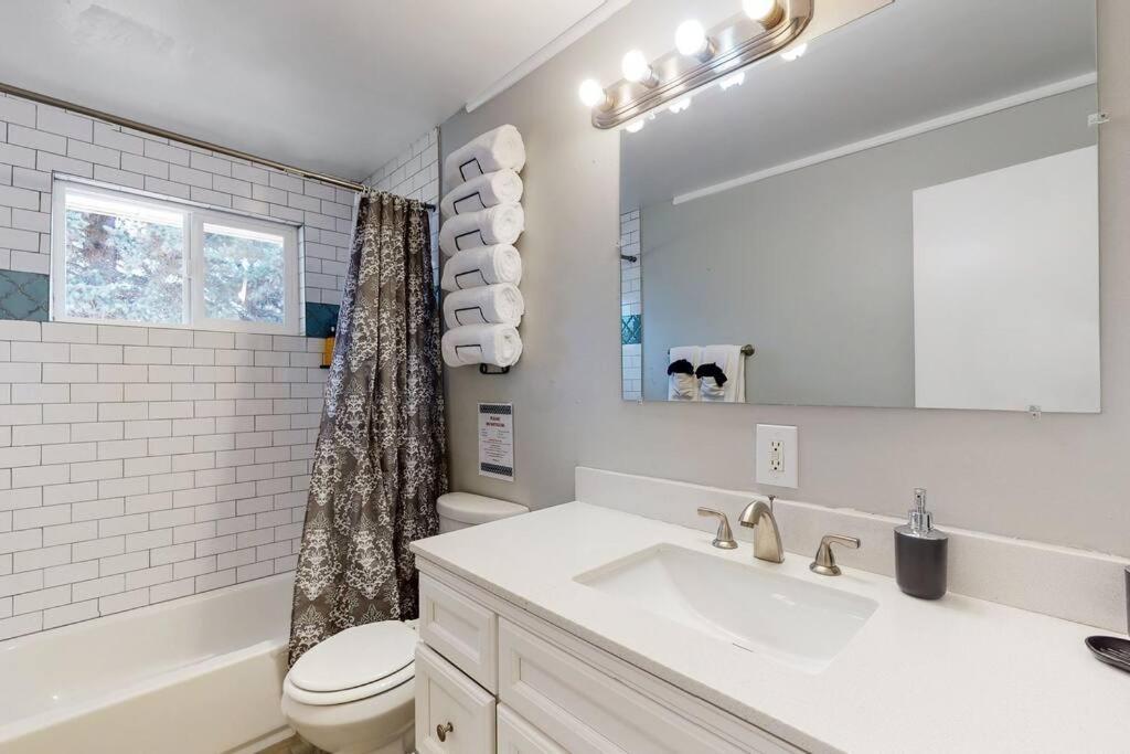 Large Remodeled Home With 5 Bedrooms 4 King Bed Centennial Bagian luar foto