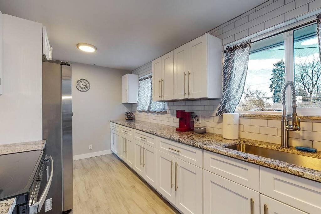 Large Remodeled Home With 5 Bedrooms 4 King Bed Centennial Bagian luar foto